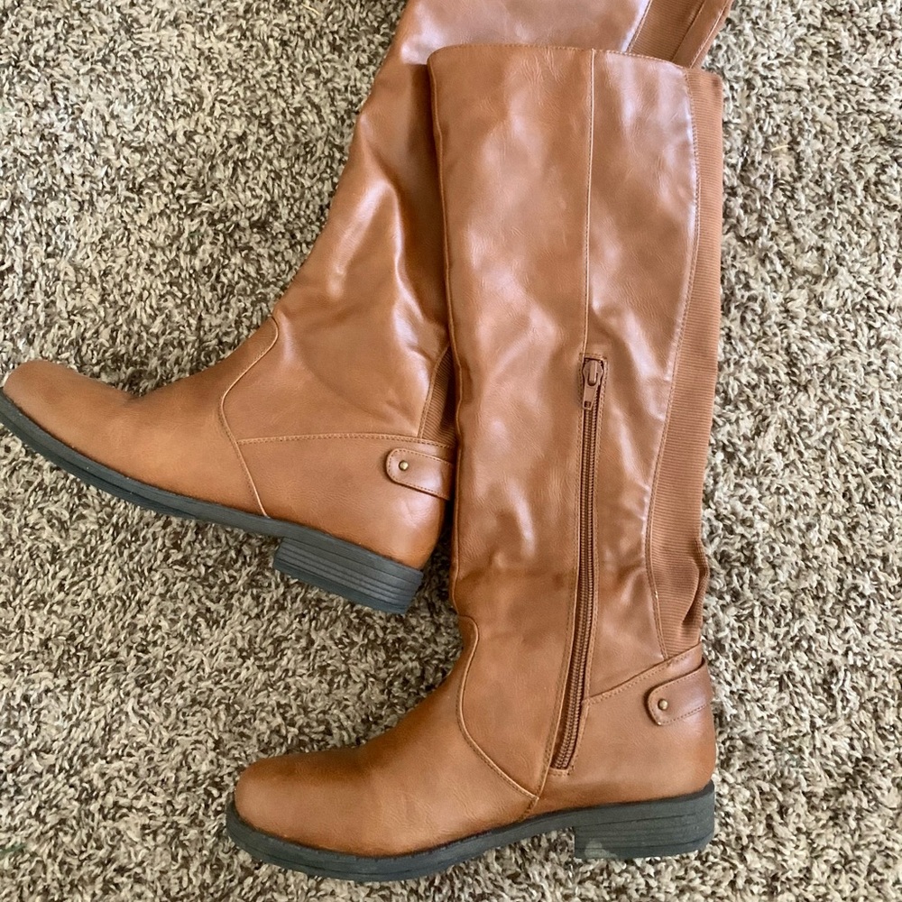 Brown knee high boots sz 6 (faux leather)